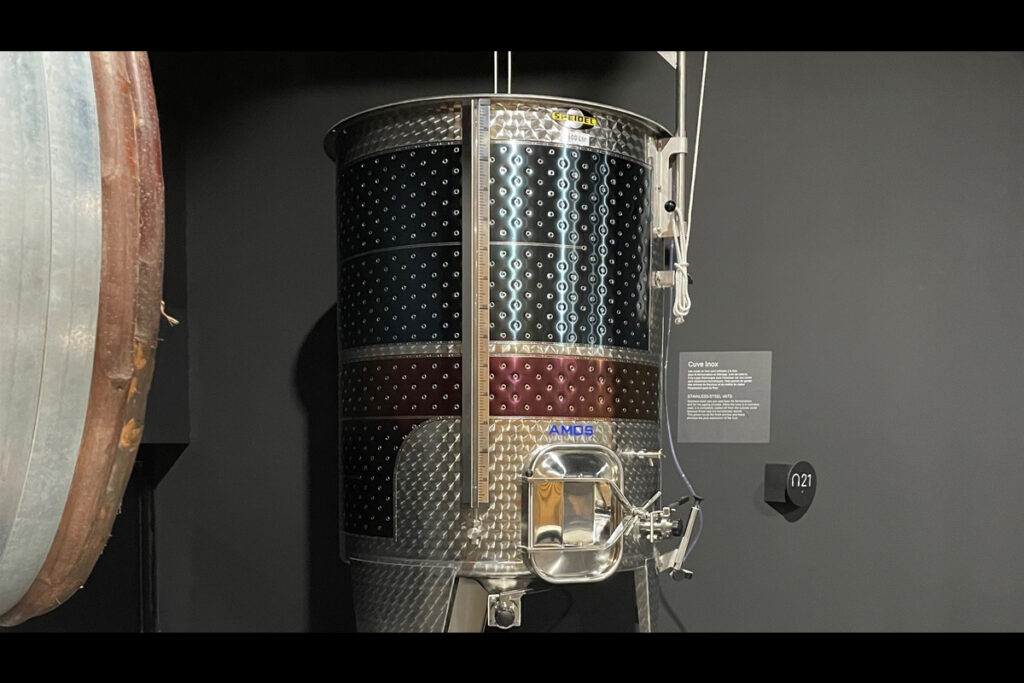 cuve speidel à la cité des vins de beaune
